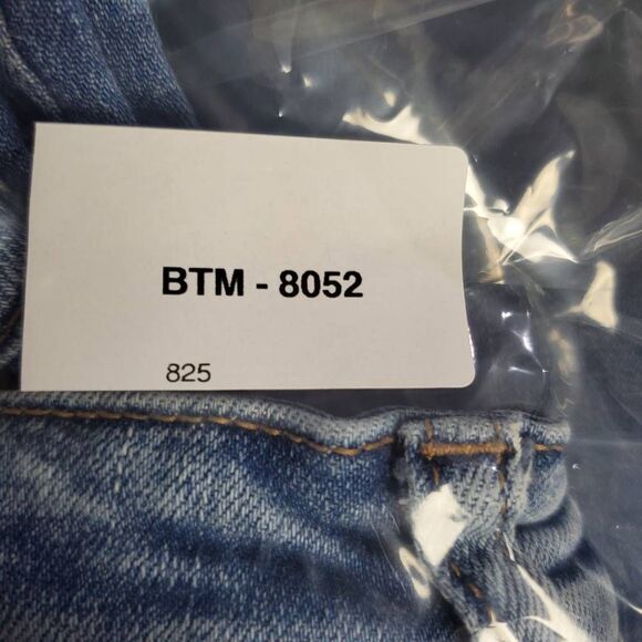 KanCan for Maurices Women’s High Rise Skinny Jeans Size 26 Button Fly Distressed - Picture 10 of 10